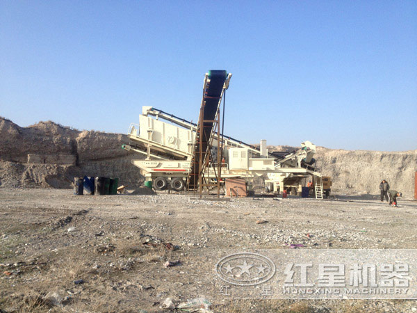 移動汽車載式打石機(jī)客戶現(xiàn)場