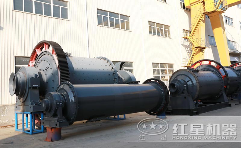 各種型號(hào)水泥球磨機(jī)展示