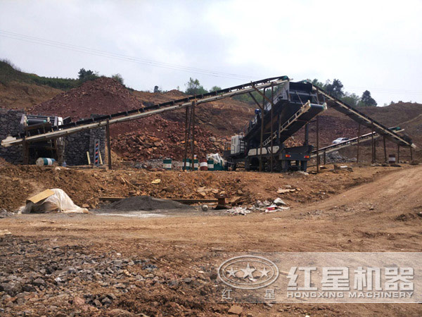 可深入惡劣加工場地的移動嗑石機(jī)